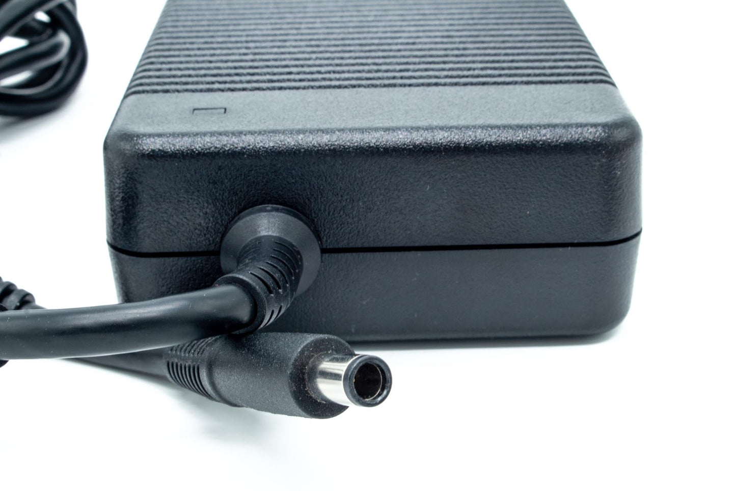 Dell AC Adapter, 330W, 19.5V, 3 Pin, 7.4mm, C14 Power Cord, Lot 6 Version 2