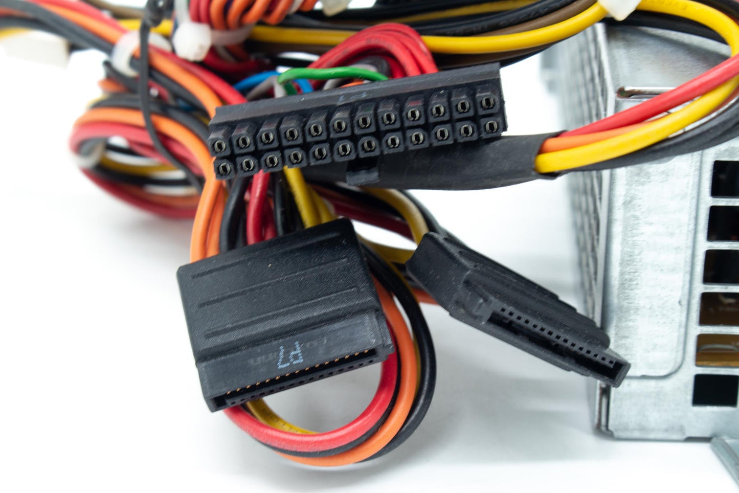 Power supply (240W) - Input 100-240VAC - For Small form factor PC`s (Five output connectors)