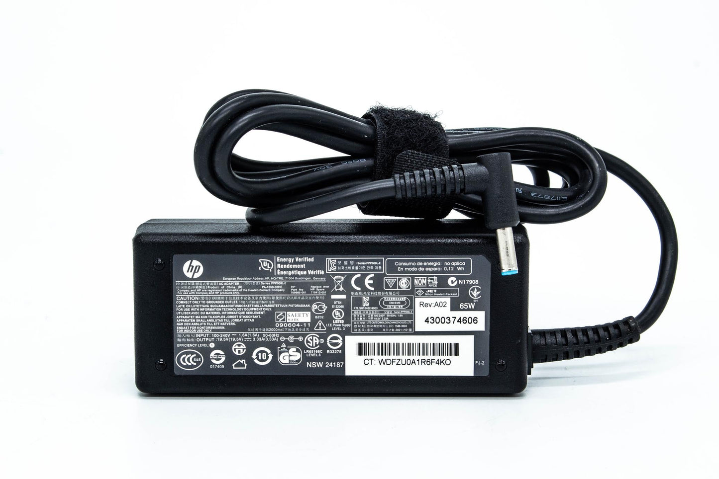 Smart AC power adapter (65 watt) - 4.5mm barrel connector, non-power factor correcting (NPFC) - Requires 3-wire AC power cord with C5 connector (Prohibited to India and China)